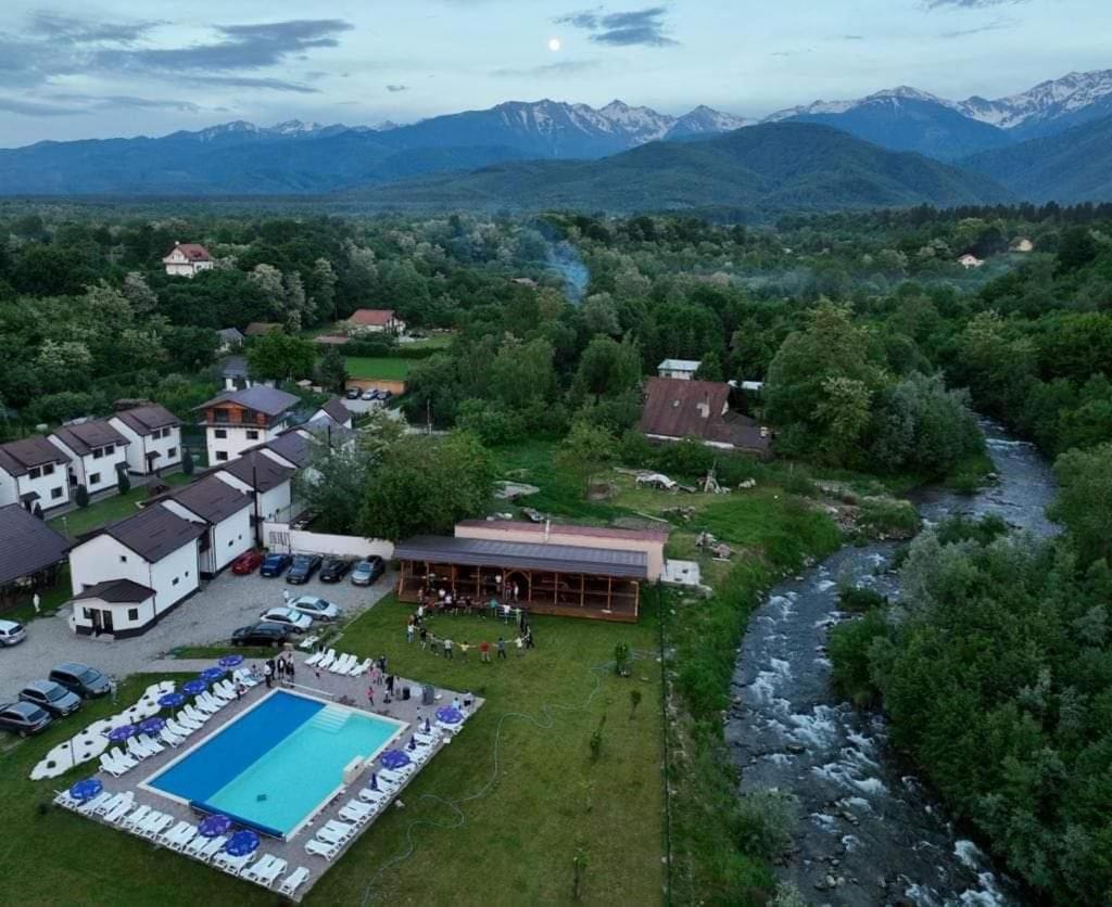 Domeniul Roa Hotel Avrig Ngoại thất bức ảnh